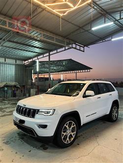 جیپ گراند شیرۆکی